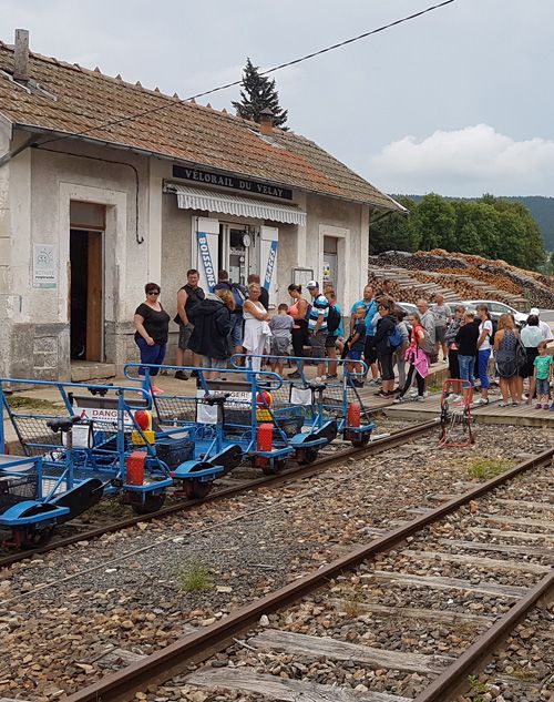 Une boutique à votre service au Vélorail du Velay Une boutique à votre service au Vélorail du Velay
