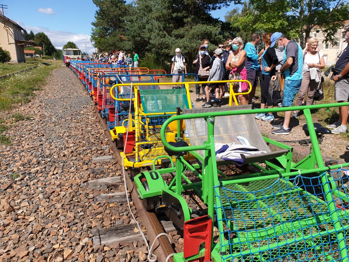 Deux parcours vélorail, un petit train Deux parcours vélorail, un petit train